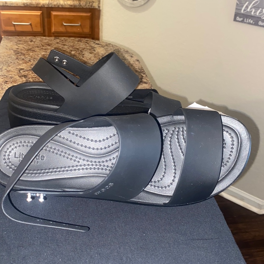 Croc wedge sandal